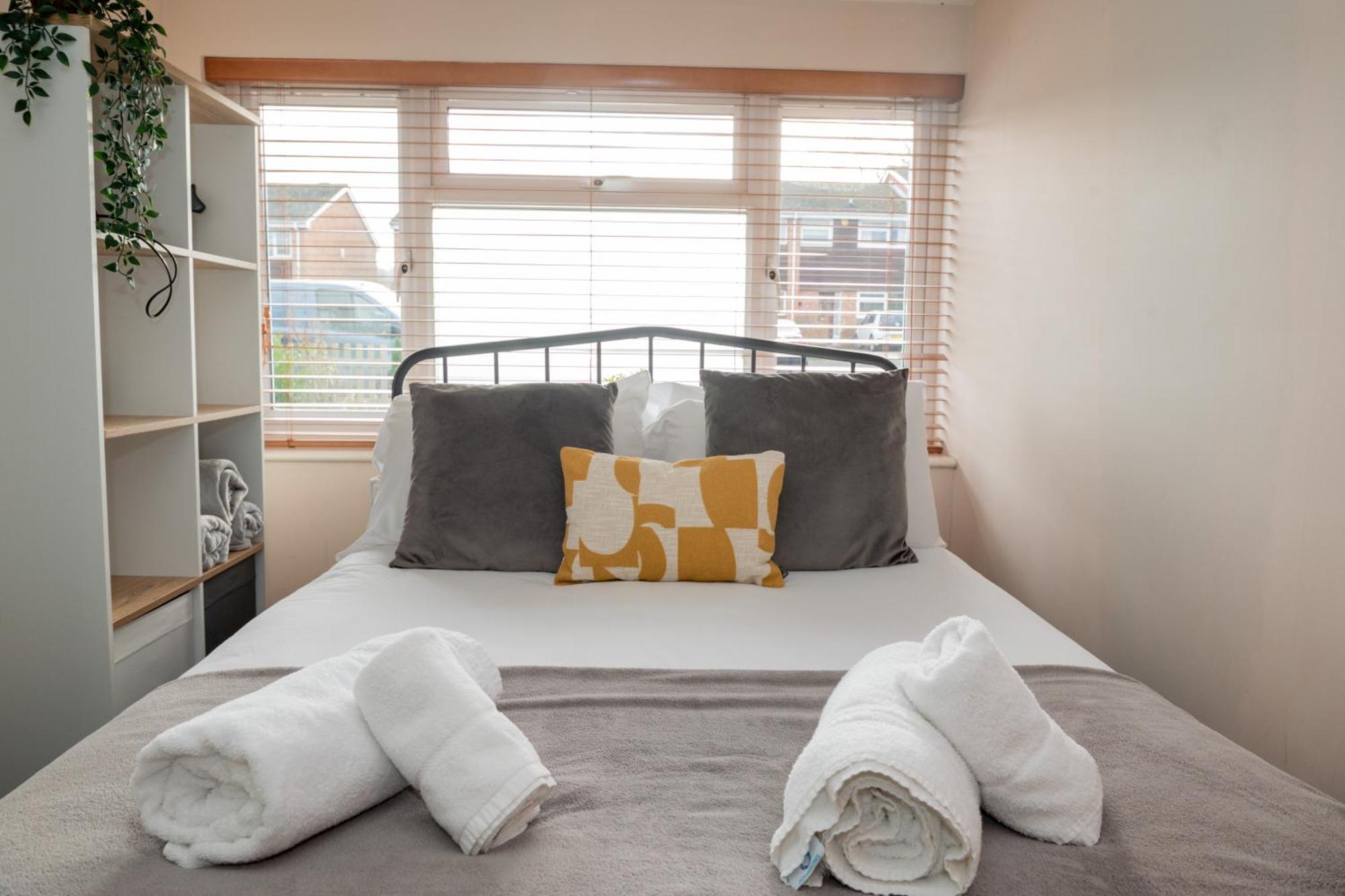 Spacious Modern House W 2x Bathrooms And Parking * Oxford
