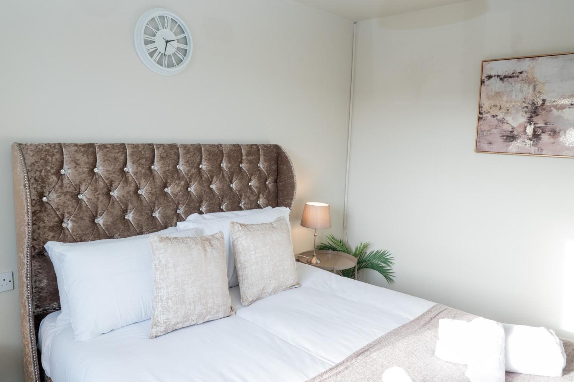 Spacious Modern House W 2x Bathrooms And Parking * Oxford